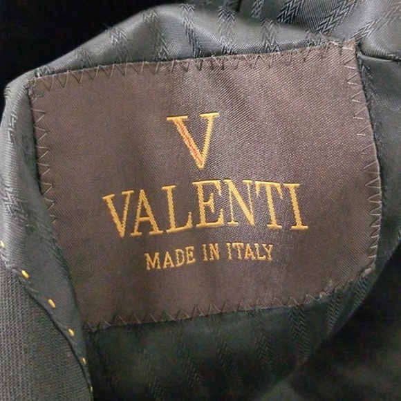 Valenti Black Solid Wool Button Blazer - Picture 7 of 7